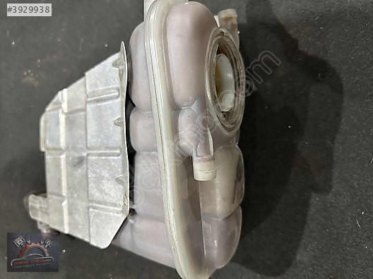 AUDİ A5 ORJİNAL YEDEK SU DEPOSU