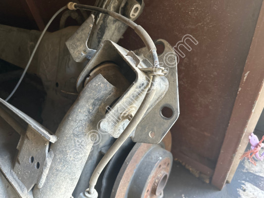 Dacia Dokker Lodgy Çıkma Dingil Bağlantı Kulağı