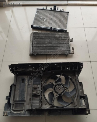2.2 Peugeot 607 radyatör seti orijinal temiz