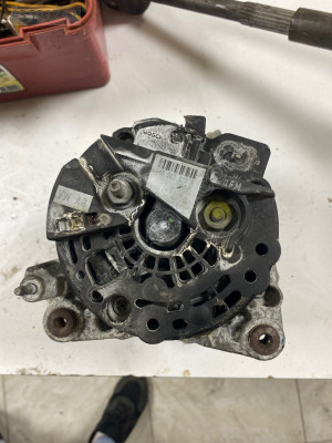 VOLKSWAGEN POLO ŞARJ DİNAMOSU. 045903023 A