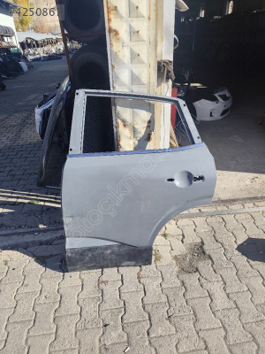 Nissan Qashqai sol arka kapı 2024 2025