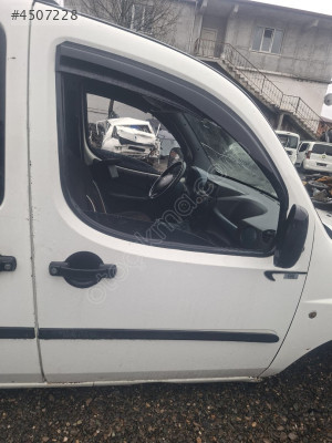 FİAT DOBLO SAĞ ÖN KAPI 2001