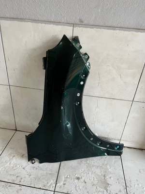 Fiyat 500 X sağ Ön Çamurluk orijinal az hasarlı temiz