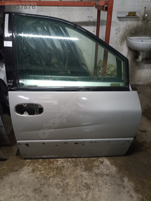 Chrysler voyager sağ on kapı