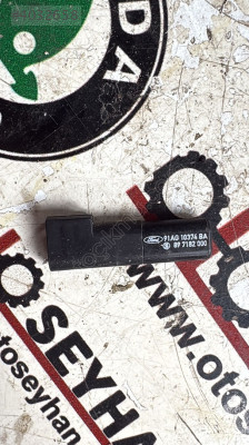 91AG10374  897182000 ford focus sigorta paneli