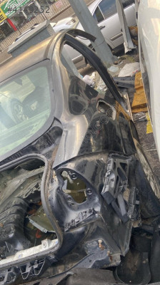 RENAULT MEGAN2 SAĞ  ARKA ÇAMURLUK KONUK OTO 05323167897