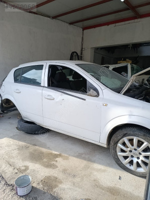 BOİS AUTO 2012 OPEL ASTRA H HB HURDA BELGELİ PARÇA OLARAK SATILIK