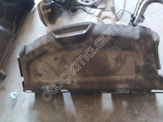 Volkswagen Jetta arka tablet sacı 5C6.863.346