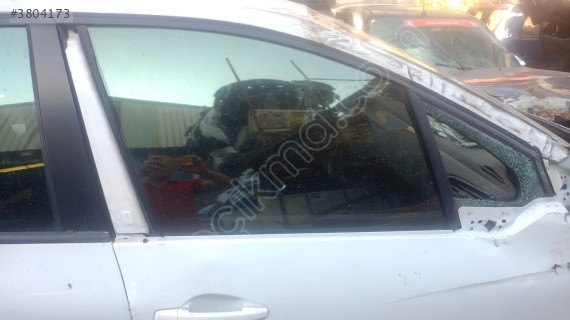 peugeot 208 sağ ön kapı camı