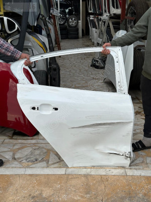 FORD FOCUS 4 ÇIKMA SAĞ ARKA KAPI ORJİNAL