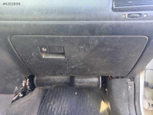 Toyota Carina ve torpido kapağı