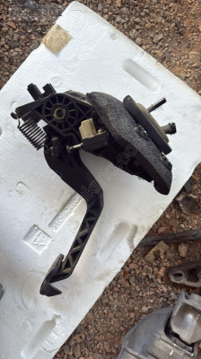 2016 FORD COURİER ÇIKMA ORJİNAL DEBRİYAJ PEDALI YEDEK PARÇALARI