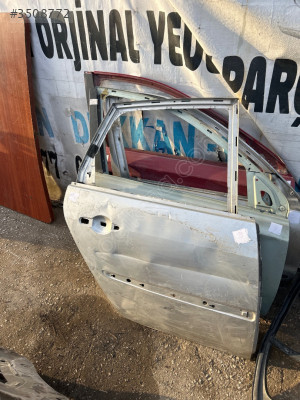 Megane iki sağ sağ arka kapı