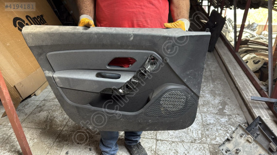 DACİA DUSTER ÇIKMA ORJİNAL SOL ÖN KAPI DÖŞEMESİ BDÇ