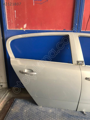 OPEL ASTRA H SAĞ ARKA KAPI ÇIKMA ORJİNAL HATASIZ AÇIK BEJ