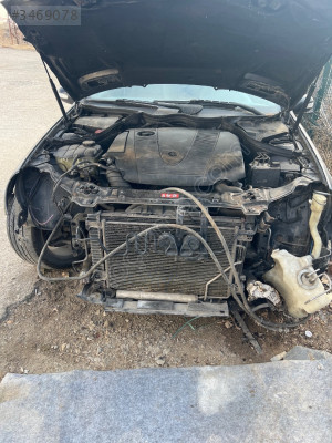 W203 Mercedes motor travers