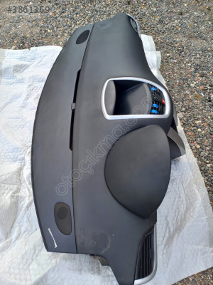 Peugeot 207 Gösterge Şapkası / Kepi