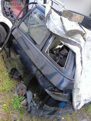 Alfa Romeo 145 sol arka çamurluk ve camı