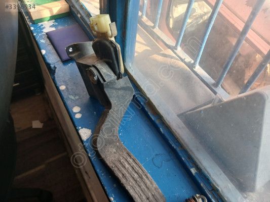 FORD CONNECT GAZ PEDALI ÇIKMA