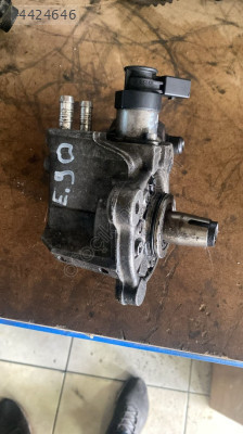 BMW E90 YAKIT POMPASI