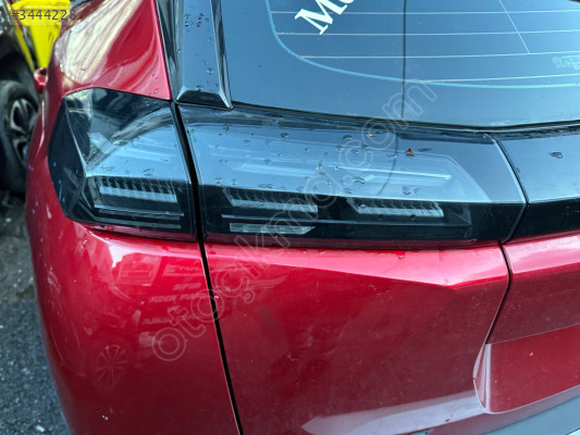 Peugeot 2008 sol arka stop bütün parçaları mevcut