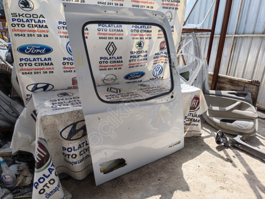 Mercedes 4148 kamyon sağ kapı Orjinal beyaz ğöçük hasarlı