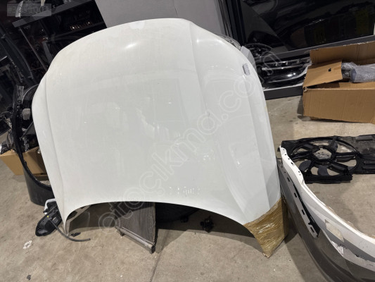 Volvo xc60 hatasız beyaz motor kaputu
