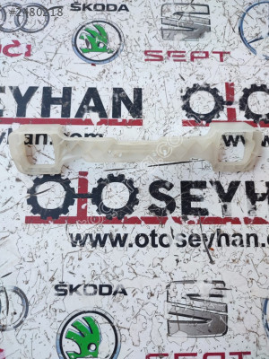 5G0867660D Passat b8 tavan tutamağı braketi