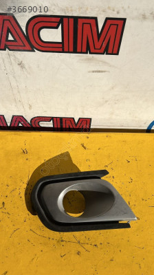 Dacia sandero sağ sis kapağı 261A36451R