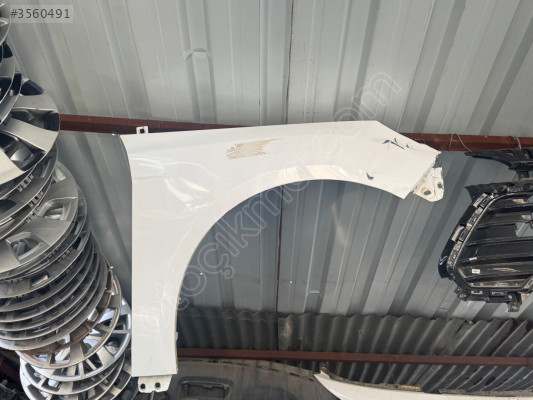 Ford Focus sağ ön çamurluk  lokal boyanacak beyaz