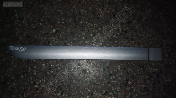 2012-2018 Toyota Auris sağ arka kapı çıtası