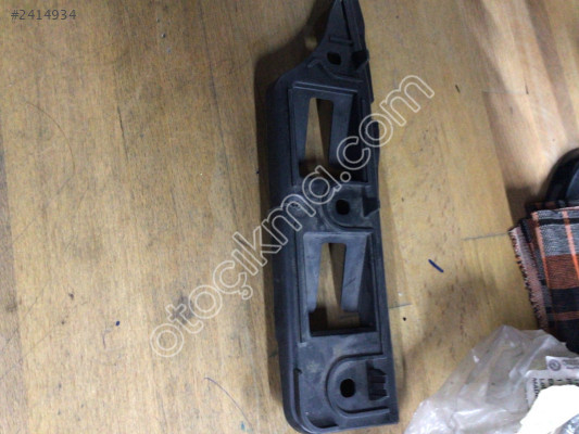 Volkswagen Golf5  ön tampon braketi sok taraf.
