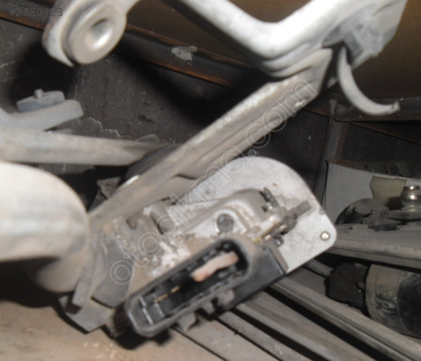 PEUGEOT BOXER CAM SİLECEK MOTORU