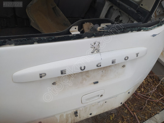 ÇIKMA PEUGEOT PARTNER BAGAJ KAPAĞI PLAKA AYDINLATMA