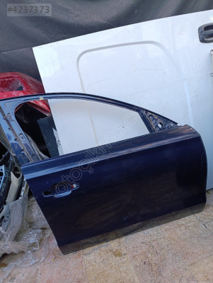 Audi A8 sağ ön kapı orjinal çıkma parça