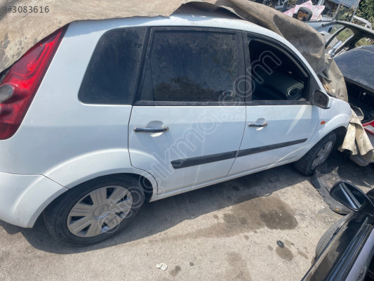 2006 fiesta sağ ön çamurluk