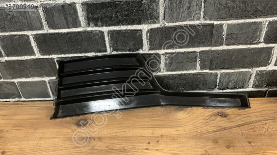 8V3807682M 2015-2020 audi a3 hb sağ sis kapağı