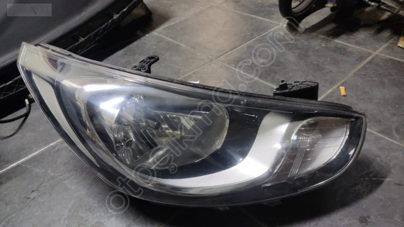 Hyundai İ20 Sağ Far