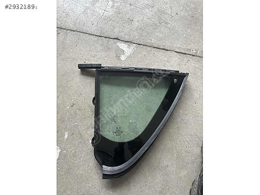 W205 sol arka kelebek camı A2057305900