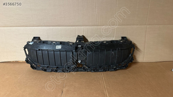 BMW G20 HAVA KANALI ÜST MOTORLU 51749465188