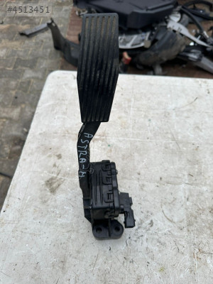 OPEL ASTRA H GAZ PEDALI