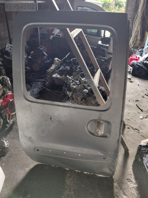 Renault  kargo sağ  sürgülü kapı 6000tl