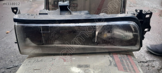 Mazda 626 sağ ön far