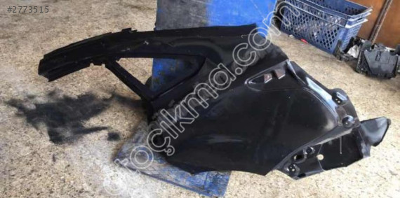 Ford Focus sol arka çamurluk