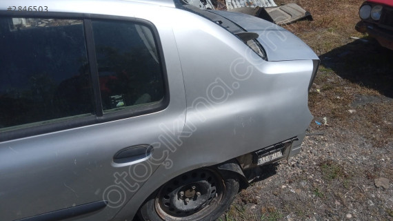 Renult Clio sol ark çamurluk kesme yedek parça