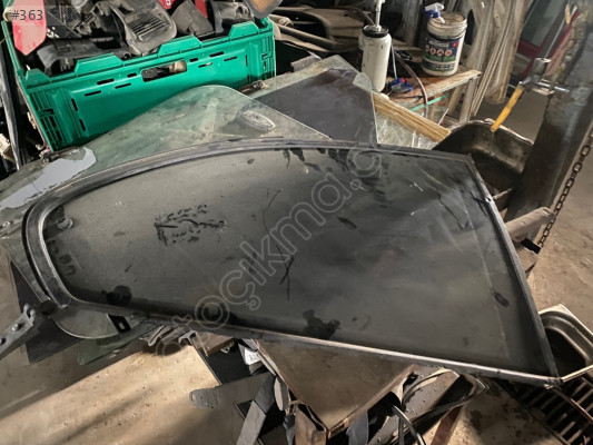 BMW e46 COMPACT sağ arka kelebek camı