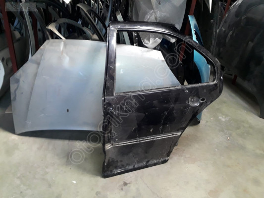 2000 MODEL VOLSWAGEN BORA SOL ARKA KAPI