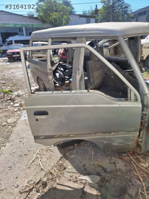 Hyundai Orjinal H100 Sağ Ön Kapı