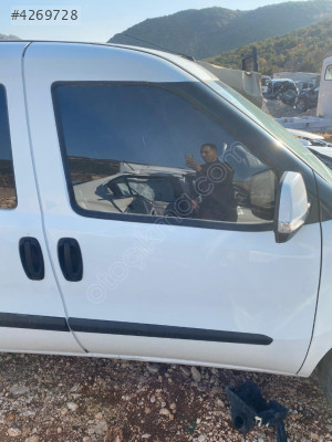 FİAT DOBLO SAG ÖN KAPI HATASIZ BOYASIZ ORJİNAL ÇIKMA