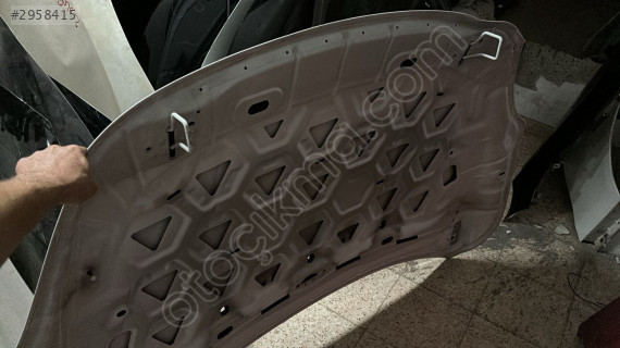 VOLVO V40 ÖN KAPUT